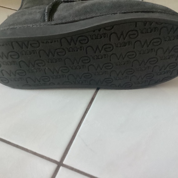 EMU Ribbon Wrap Gray Suede Wool lined tall boots Size: W7 - Picture 8 of 10